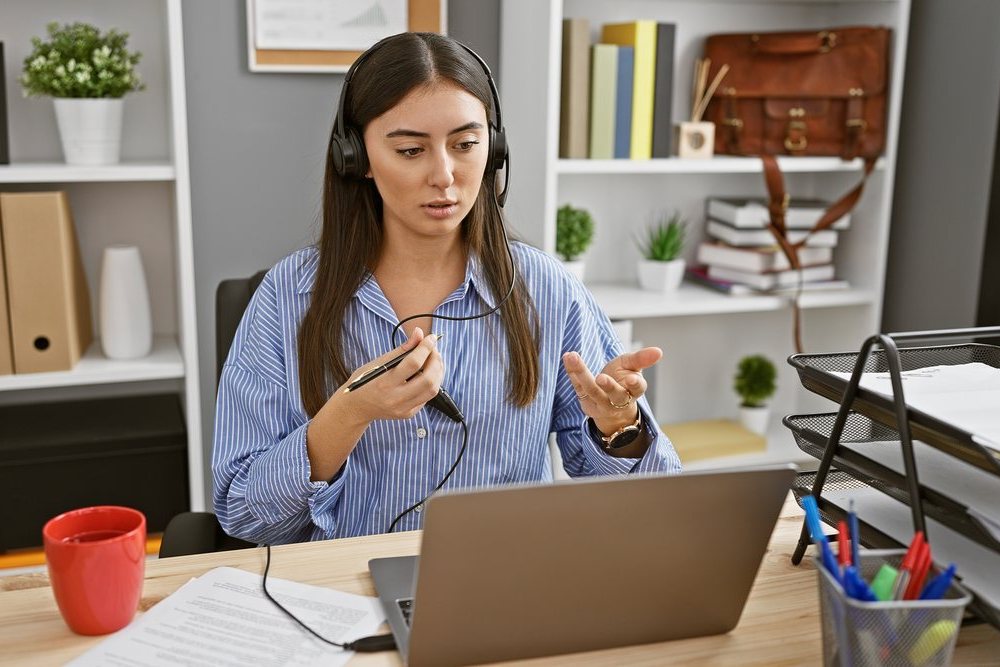 Why-bilingual-virtual-assistants-improve-customer-experience-and-sales