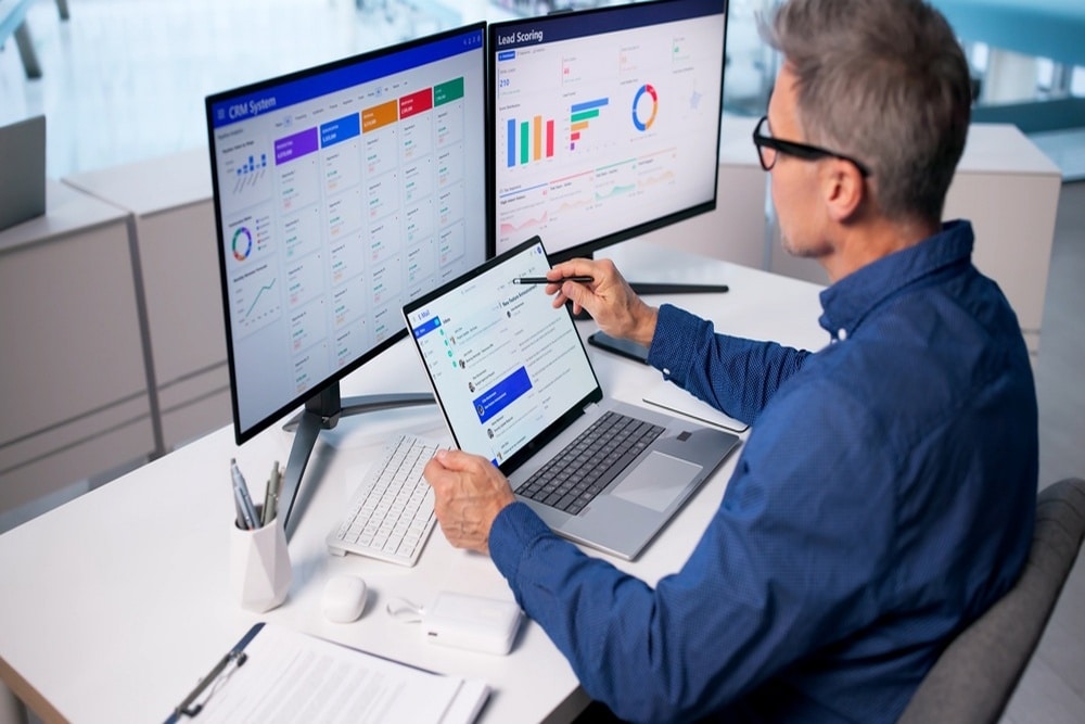 Virtual Assistant Services for More Organized CRM Management